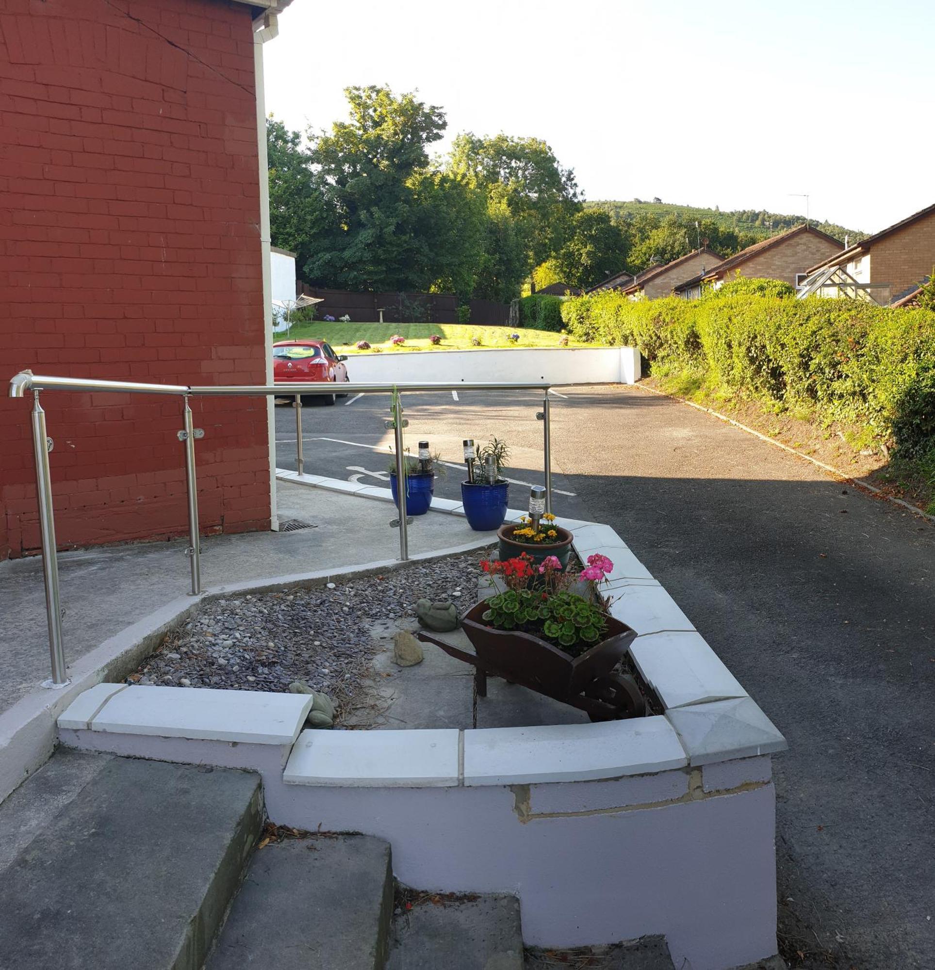 Ty Castell Guest House Caerphilly Exteriör bild